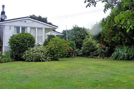 Photo of property in 12 Kiwi Esplanade, Mangere Bridge, Auckland, 2022