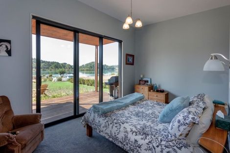 Photo of property in 26 Admiral Drive, Cooks Beach, Whitianga, 3591