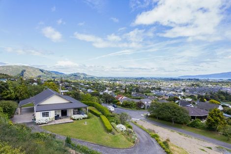 Photo of property in 17 Kea Street, Waikanae, 5036