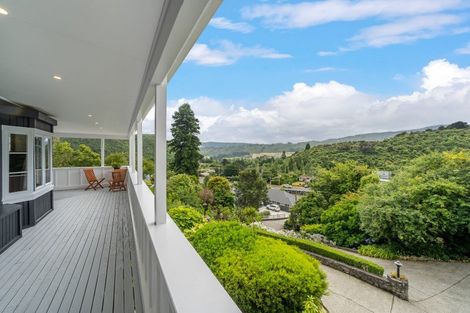 Photo of property in 94 Plateau Road, Te Marua, Upper Hutt, 5018