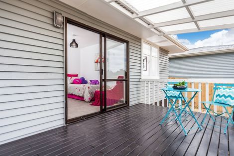 Photo of property in 22 Sylvan Crescent, Te Atatu South, Auckland, 0610