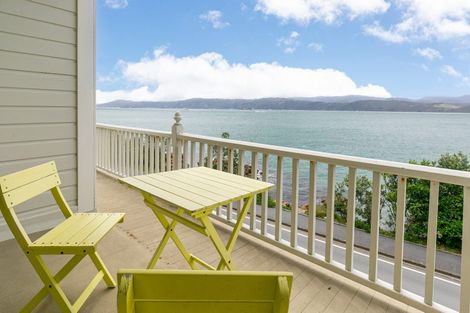 Photo of property in 427 Karaka Bay Road, Karaka Bays, Wellington, 6022