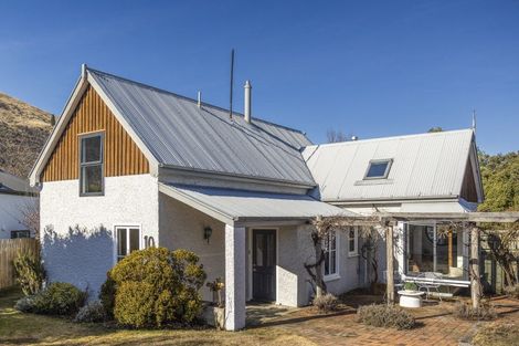 Photo of property in 10 Butel Avenue, Arrowtown, 9302