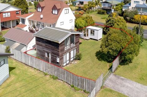 Photo of property in 41 Banks Street, Cooks Beach, Whitianga, 3591