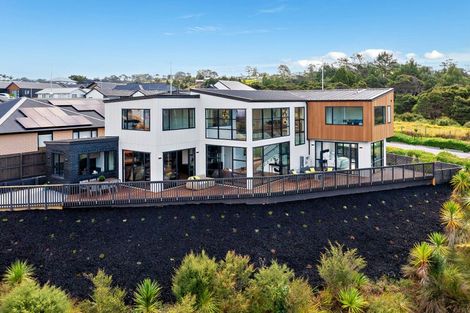 Photo of property in 101 Glenvar Ridge Road, Long Bay, Auckland, 0630