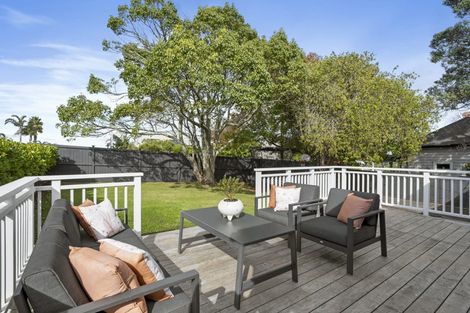 Photo of property in 2/159 Mokoia Road, Birkenhead, Auckland, 0626