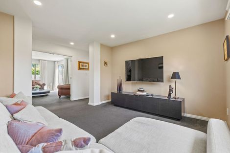 Photo of property in 1 Springvale Gardens, Harewood, Christchurch, 8051