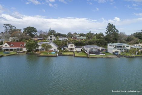 Photo of property in 64 The Terrace, Herald Island, Auckland, 0618