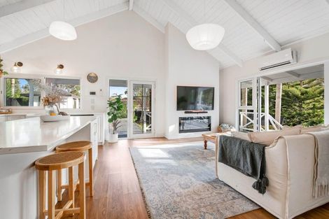 Photo of property in 61 Brian Crescent, Stanmore Bay, Whangaparaoa, 0932