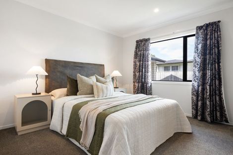 Photo of property in 82 Grey Street, Cambridge, 3434