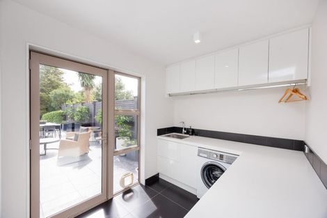 Photo of property in 25 Trent Avenue, Hokowhitu, Palmerston North, 4410