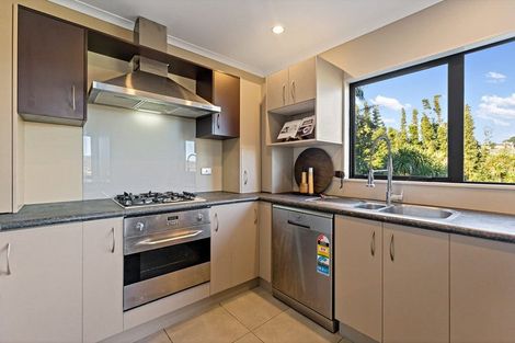 Photo of property in 18 Mckinley Road, Sunnyvale, Auckland, 0612