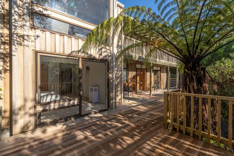 Photo of property in 37 Greyfriars Crescent, Tawa, Wellington, 5028