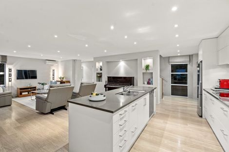 Photo of property in 2a Rushden Terrace, Red Beach, 0932