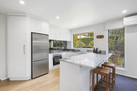 Photo of property in 2/54 Heretaunga Square, Silverstream, Upper Hutt, 5019