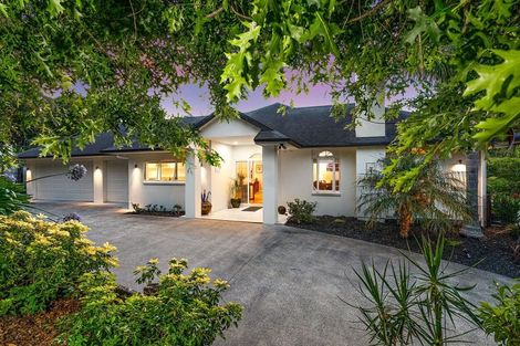 Photo of property in 7 Hobbs Road, Matakatia, Whangaparaoa, 0930