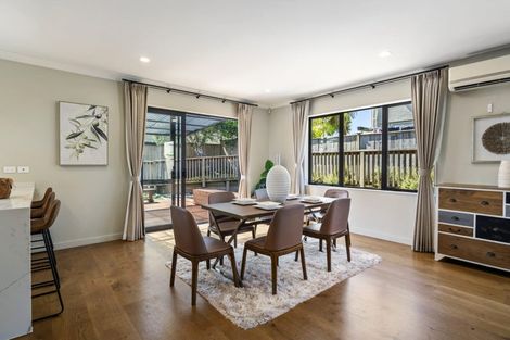 Photo of property in 17 Oak Bark Drive, Schnapper Rock, Auckland, 0632