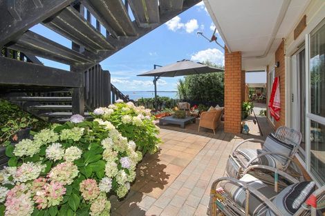 Photo of property in 16a Crispe Road, Clarks Beach, 2122