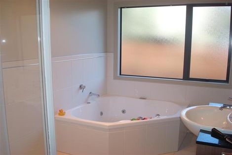 Photo of property in 6 Archer Rayner Place, Greenhithe, Auckland, 0632