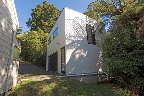 Photo of property in 789a Scenic Drive, Henderson Valley, Auckland, 0612