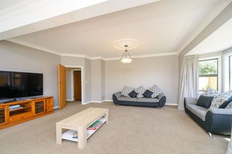 Photo of property in 12 Innes Place, Roslyn, Palmerston North, 4414