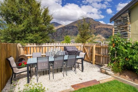 Photo of property in 5 Castalia Drive, Lake Hayes, Queenstown, 9304