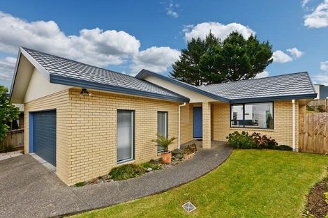 Photo of property in 28 Coventry Way, Long Bay, Auckland, 0630