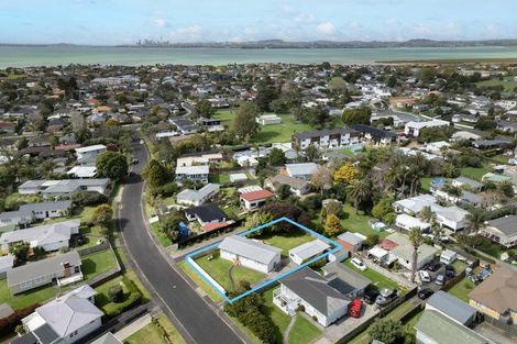 Photo of property in 8 Brennan Avenue, Te Atatu Peninsula, Auckland, 0610