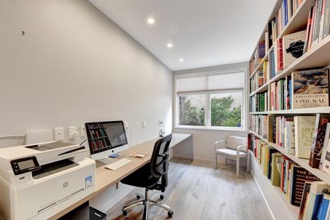 Photo of property in 84 Princes Drive, Britannia Heights, Nelson, 7010