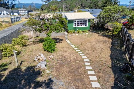 Photo of property in 6 Rangiuru Road, Otaki Beach, Otaki, 5512