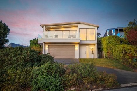 Photo of property in 320 Cannon Hill Crescent, Mount Pleasant, Christchurch, 8081