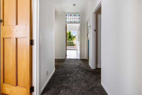 Photo of property in 12 Eastglen Road, Glen Eden, Auckland, 0602