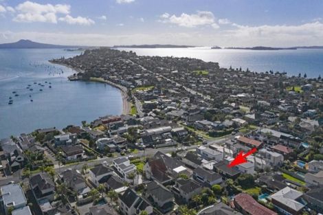 Photo of property in 2/20 Takutai Avenue, Bucklands Beach, Auckland, 2012