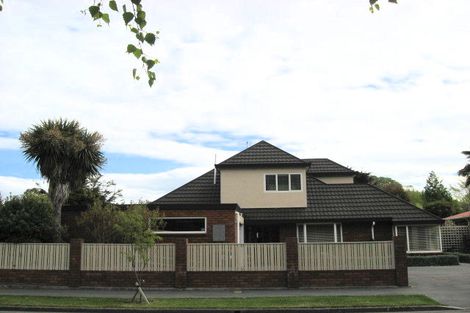 Photo of property in 3a Hadlow Place, Burnside, Christchurch, 8041