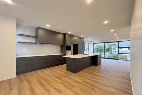 Photo of property in 3b Wilbur Place, Pakuranga Heights, Auckland, 2010