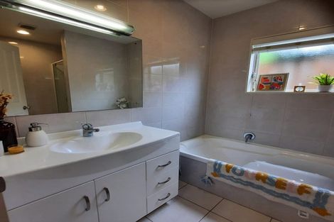 Photo of property in 22 Torkar Road, Clarks Beach, 2122