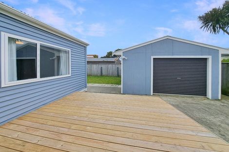 Photo of property in 221 The Esplanade, Petone, Lower Hutt, 5012