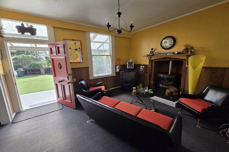 Photo of property in 90 Salcombe Street, Kaitangata, 9210