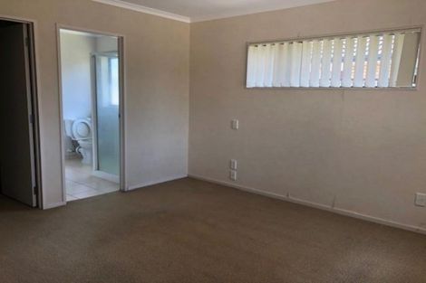 Photo of property in 2 Brosna Place, East Tamaki, Auckland, 2016