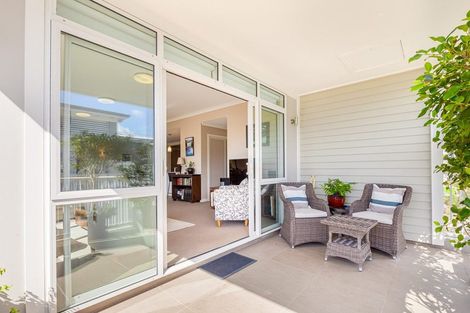 Photo of property in 33 Parkside Drive, Orewa, 0931