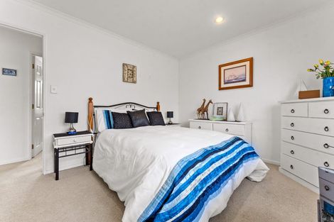 Photo of property in 19 Raabia Close, Parakai, 0830