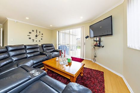 Photo of property in 6 Frederick Reece Drive, The Gardens, Auckland, 2105