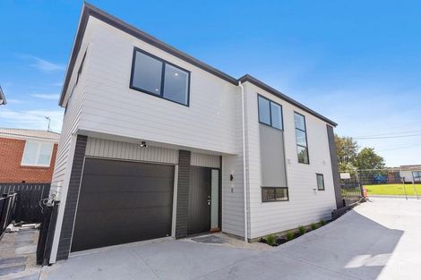 Photo of property in 101a Beach Road, Te Atatu Peninsula, 0610