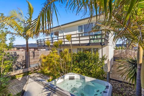 Photo of property in 22 Karewa Parade, Papamoa Beach, Papamoa, 3118
