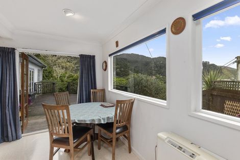 Photo of property in 15 Ferry Road, Days Bay, Lower Hutt, 5013