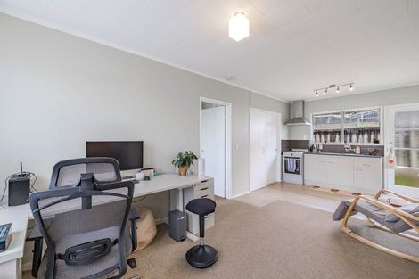 Photo of property in 21 Kamara Road, Glen Eden, Auckland, 0602