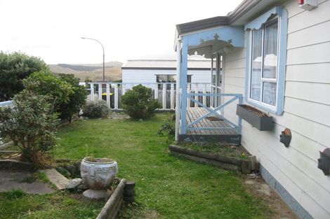 Photo of property in 72a Guadeloupe Crescent, Grenada Village, Wellington, 6037