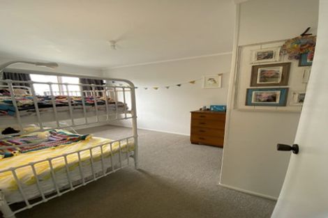 Photo of property in 9 Sealand Place, Mangere Bridge, Auckland, 2022