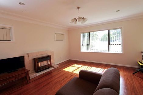 Photo of property in 486 Blockhouse Bay Road, Blockhouse Bay, Auckland, 0600