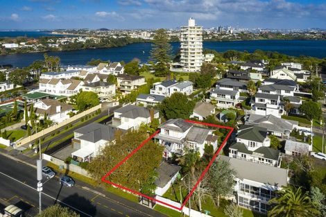 Photo of property in 98 Kitchener Road, Milford, Auckland, 0620